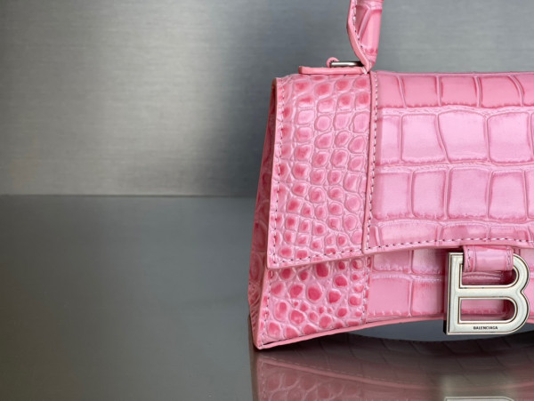 Ba*len*cia*ga hourglass