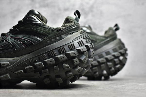 Ba*len*cia*ga defender sneaker