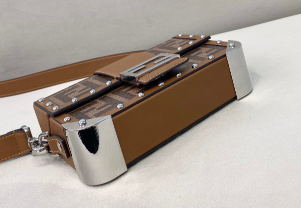 F**di baguette trunk mini