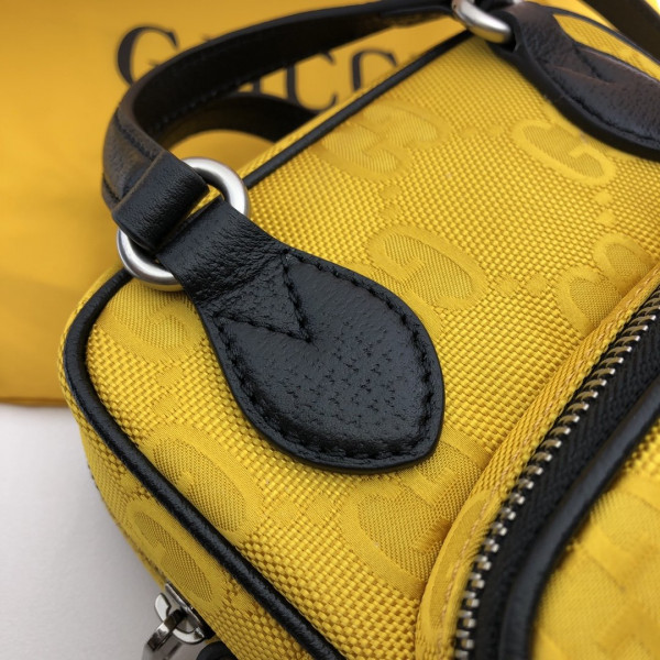 G*u*i off the grid shoulder bag