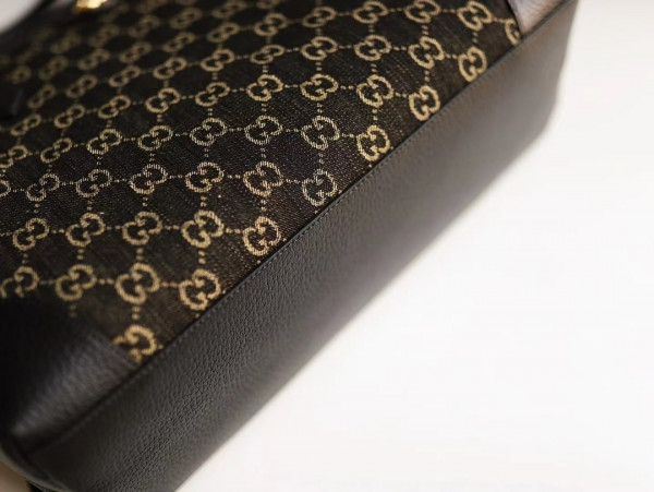 G*u*i ophidia medium tote with web