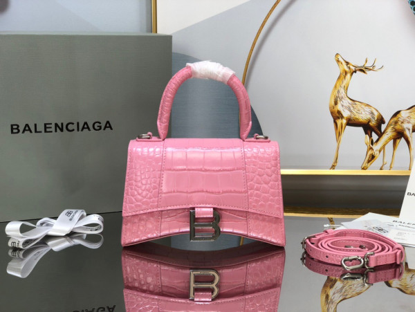 Ba*len*cia*ga hourglass