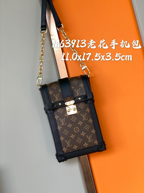 l0*is V*t0n vertical trunk pochette