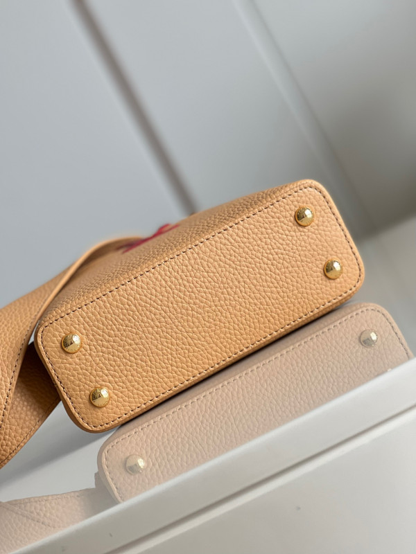 l0*is V*t0n capucines mini