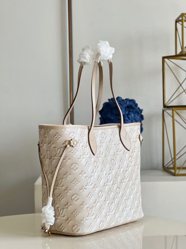 l0*is V*t0n neverfull mm