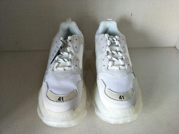 Ba*len*cia*ga triple s