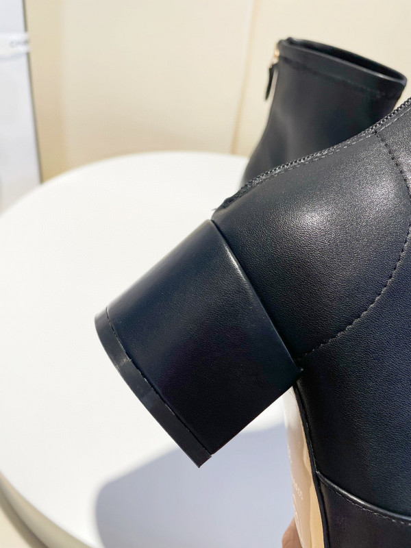 CL ANKLE BOOTS