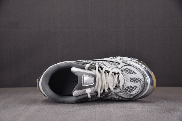 bo*te*ga Ve*ne*ta sneakers