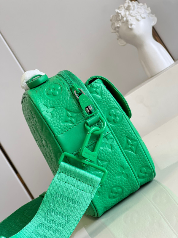 l0*is V*t0n s lock messenger