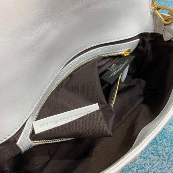 F**di baguette -27-15-6cm