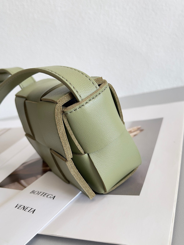 bo*te*ga Ve*ne*ta candy mini cassette-12*8*4cm