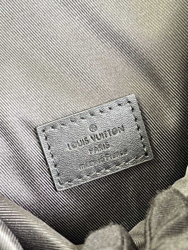 l0*is V*t0n saumur backpack