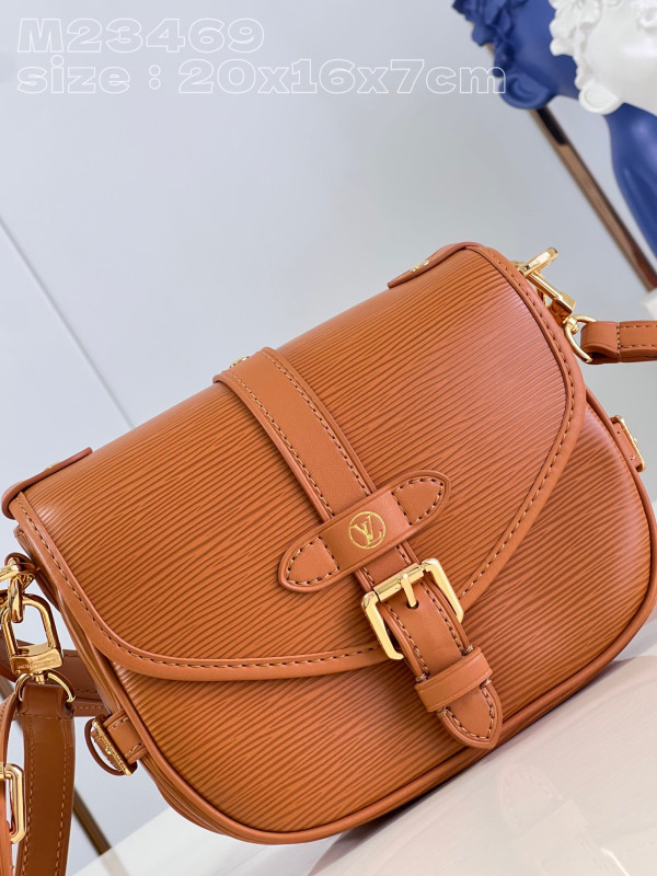 l0*is V*t0n saumur bb