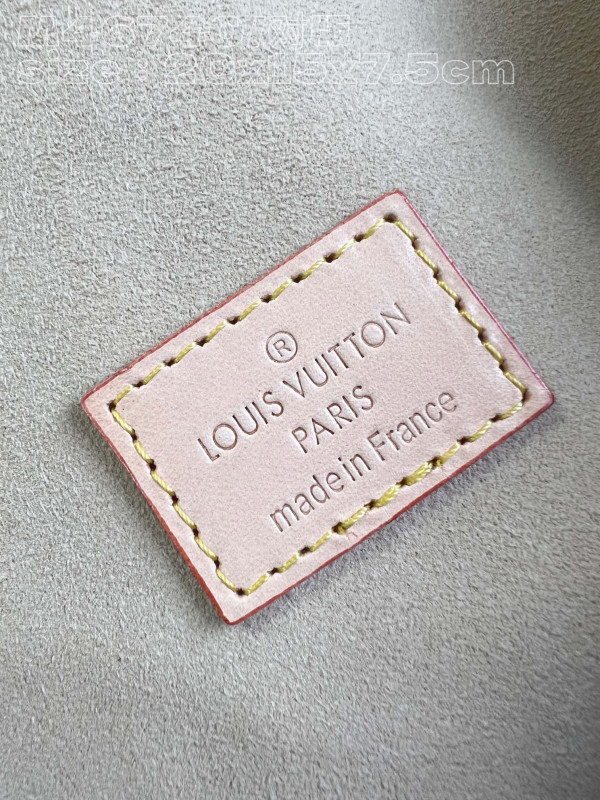 l0*is V*t0n saumur bb