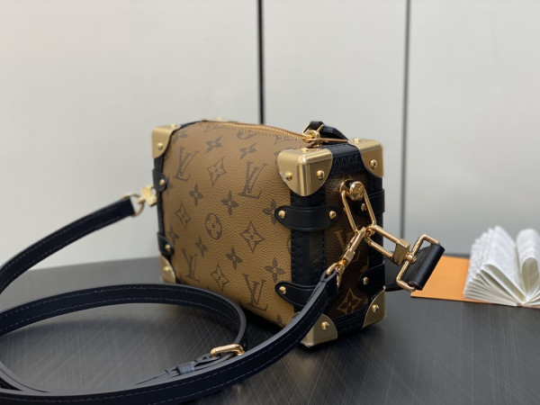 l0*is V*t0n side trunk pm-18×12.5×8cm