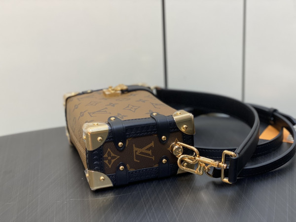 l0*is V*t0n side trunk pm-18×12.5×8cm