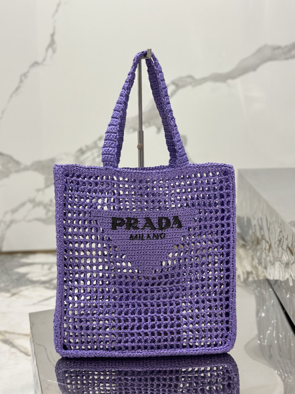 Pra*a crochet tote bag