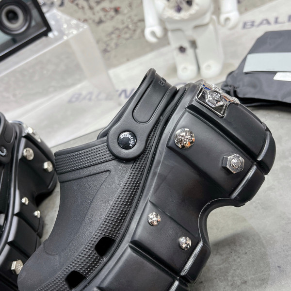 ba*len*cia*ga✖️Cr*0*s sandals