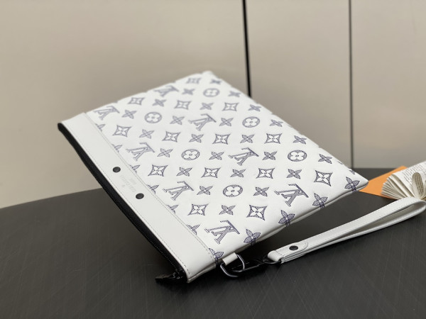 l0*is V*t0n pochette to-go-30*21.5*2cm