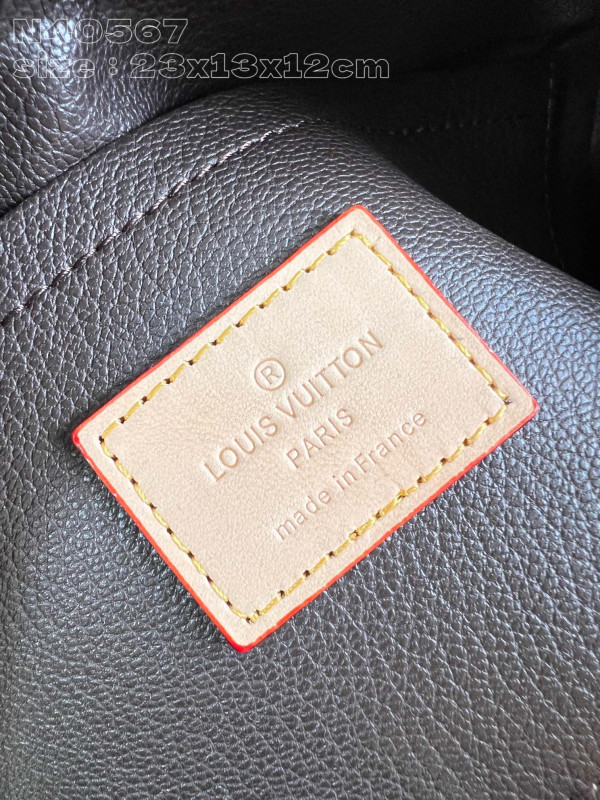 l0*is V*t0n locker dopp kit bag-23*13*12cm