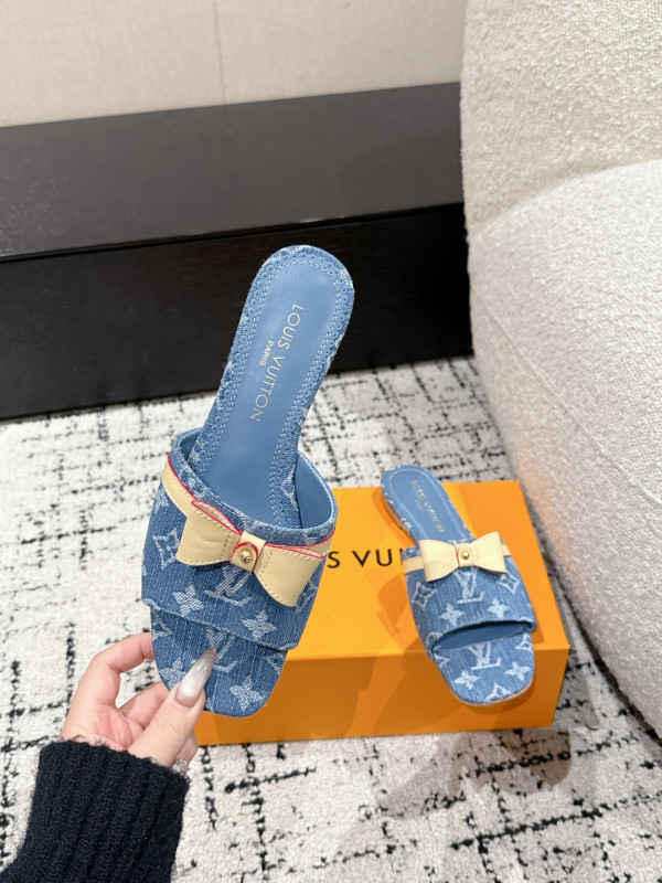 l0*is V*t0n slippers