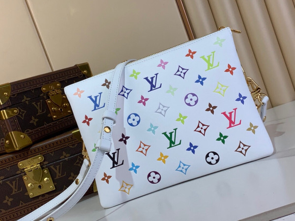 l0*is V*t0n coussin bb