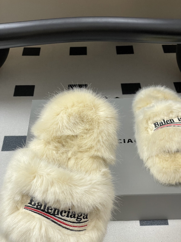 Ba*len*cia*ga slides