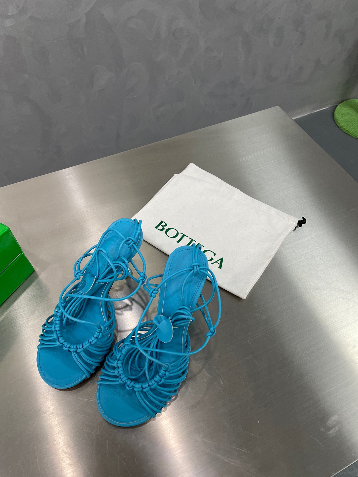 bo*te*ga Ve*ne*ta dot