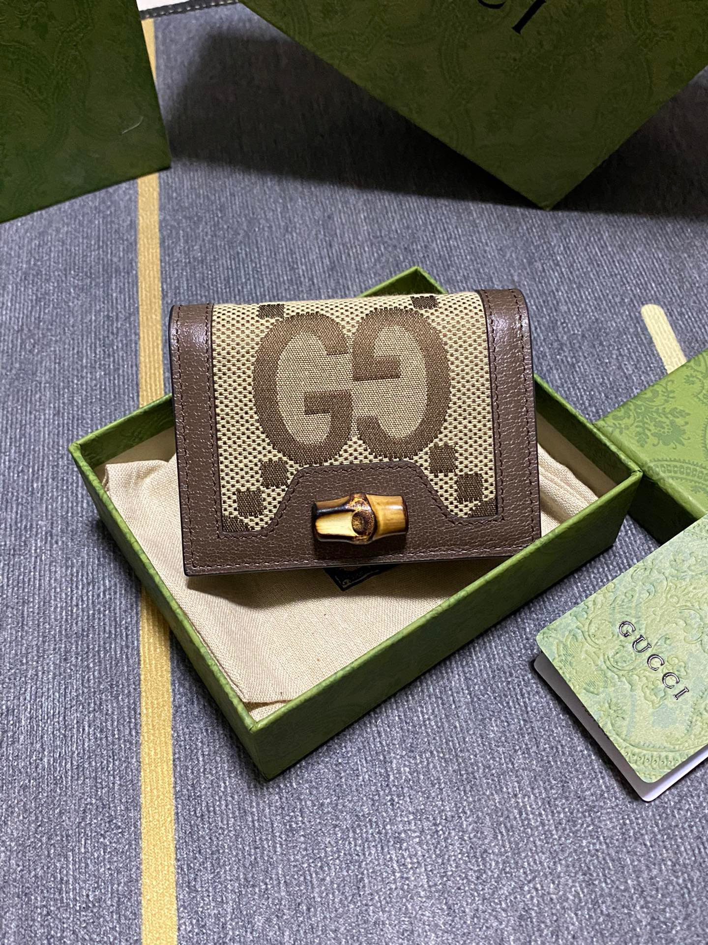 G*u*i diana card case wallet