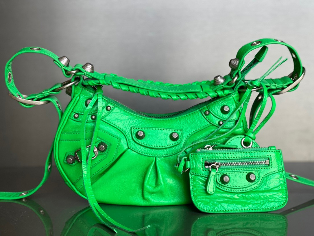 Ba*len*cia*ga women's le cagole xs shoulder bag