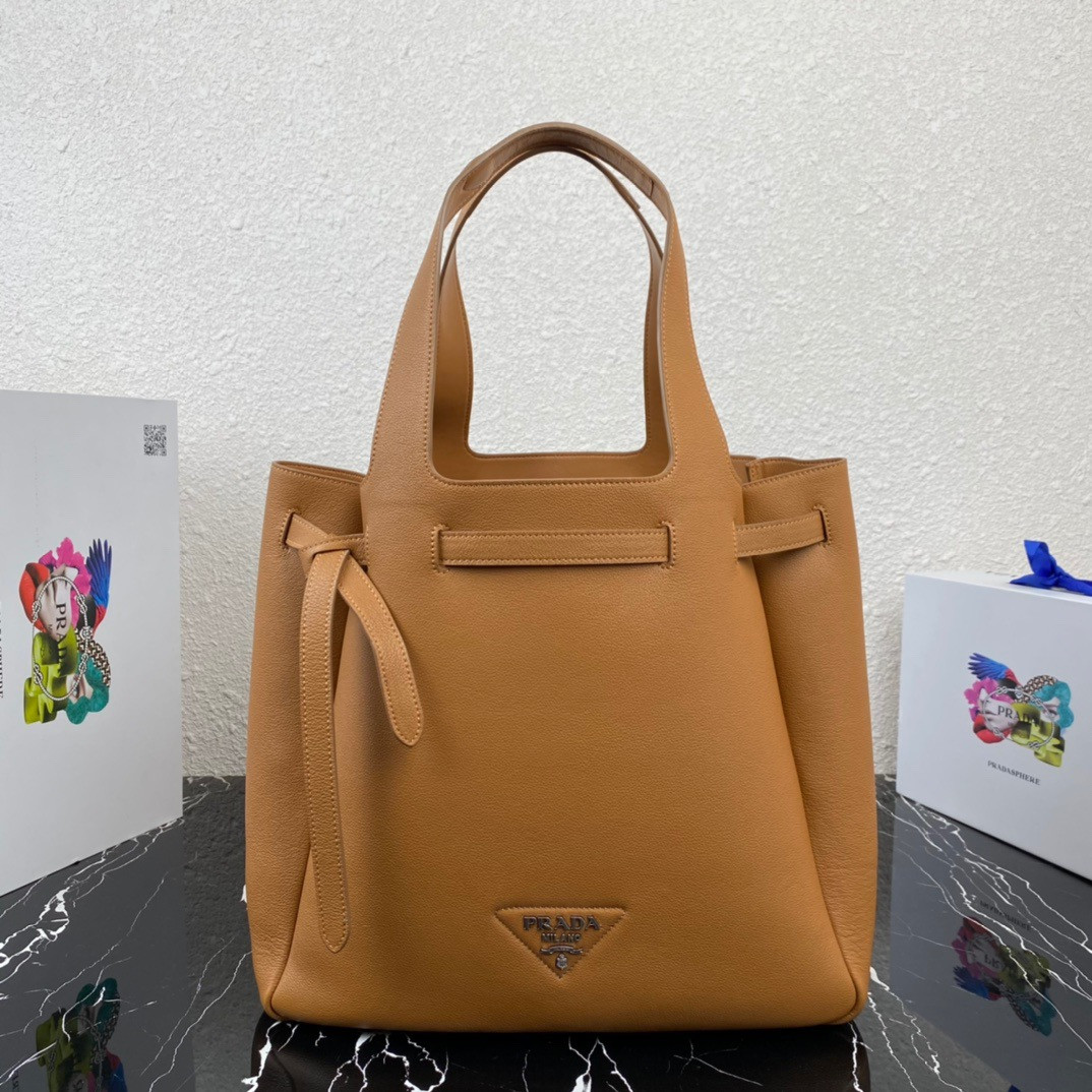 Pra*a leather tote